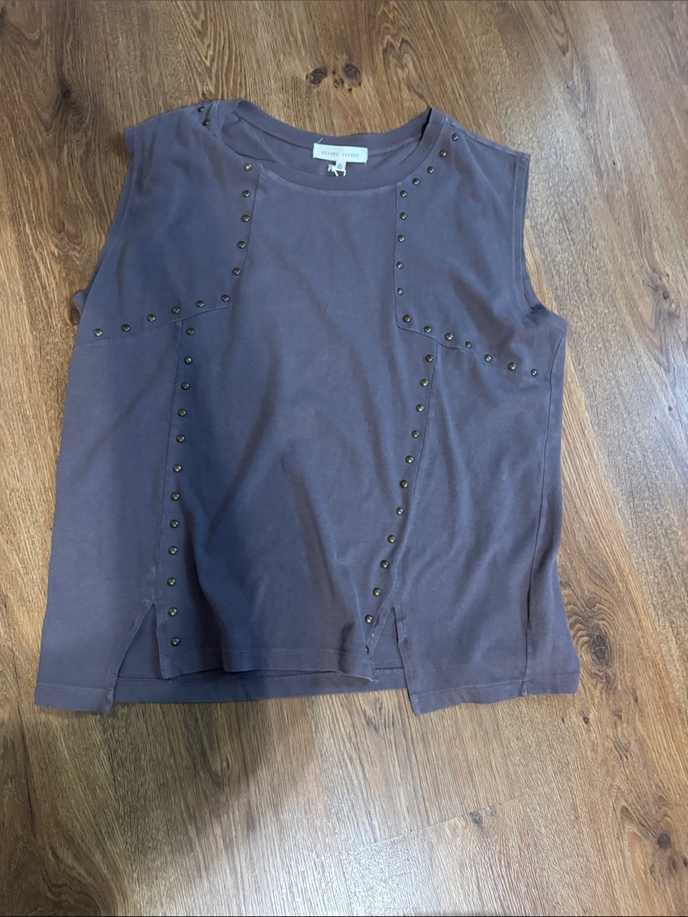 Gilded Intent Mauve-Gray Stud-Trim Sleeveless Tank